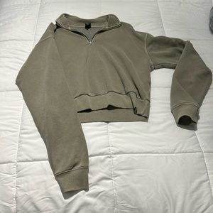 Green cropped quarters zip